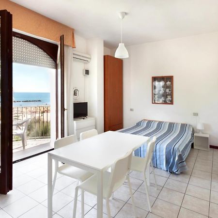 Il Lauro Aparthotel San Benedetto del Tronto Luaran gambar