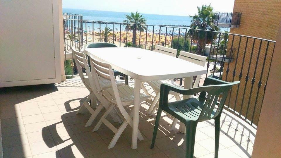 Il Lauro Aparthotel San Benedetto del Tronto Luaran gambar
