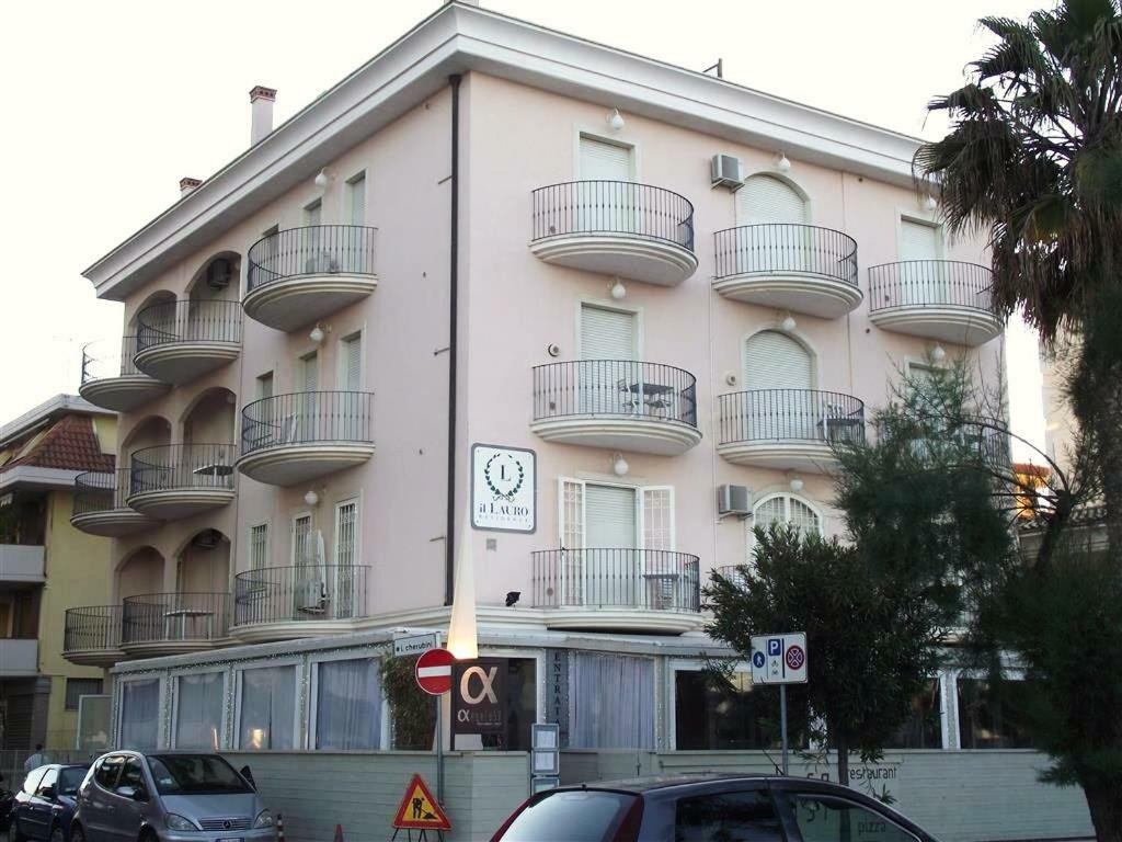 Il Lauro Aparthotel San Benedetto del Tronto Luaran gambar