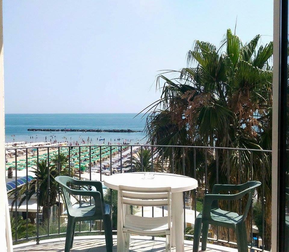 Il Lauro Aparthotel San Benedetto del Tronto Luaran gambar